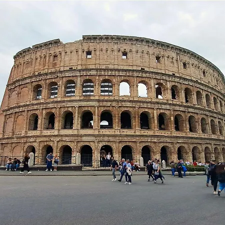 Metro Battistini- D'alessandro Apartment
